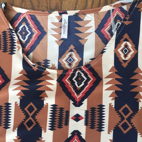Aztec Hi-Lo Blouse - Picture 2 of 2